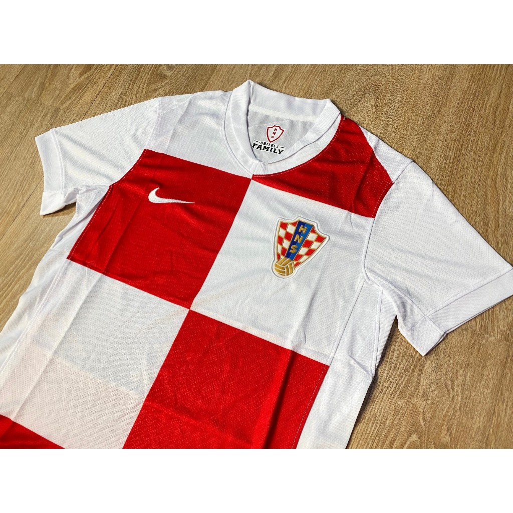 เสื้อทีมชาติโครเอเชีย เหย้า ยูโร 2024