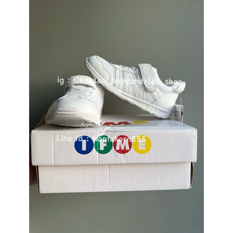 preorder รองเท้าพละผ้าใบสีขาว IFME size 15.0-19.0 cm