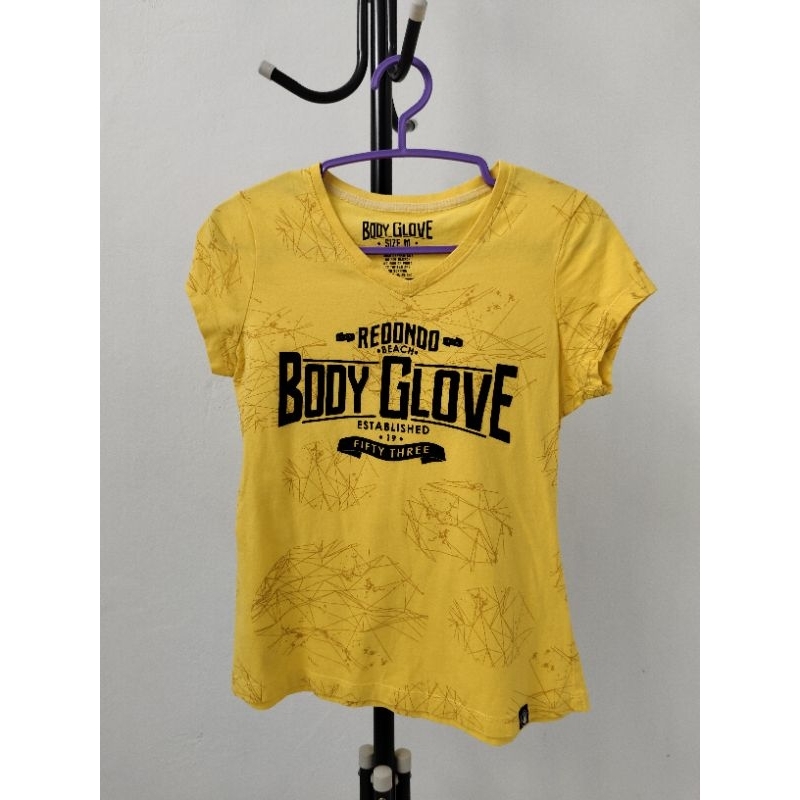 เสื้อยืด Body glove ของแท้ สีเหลืองสด ปักลายกำมะหยี่