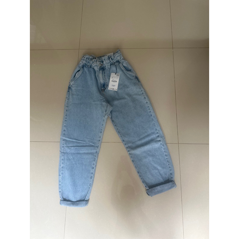 กางเกงยีนส์ ยี่ห้อ zara baggy size eur34  สภาพดีไม่มีตำหนิ