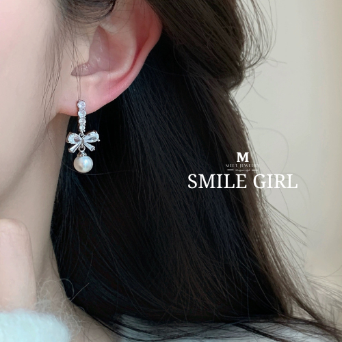 ต่างหูมุกเงินแท้ Smile girl สวยเรียบหรู ไม่แพ้ เหมาะเป็นของขวัญ