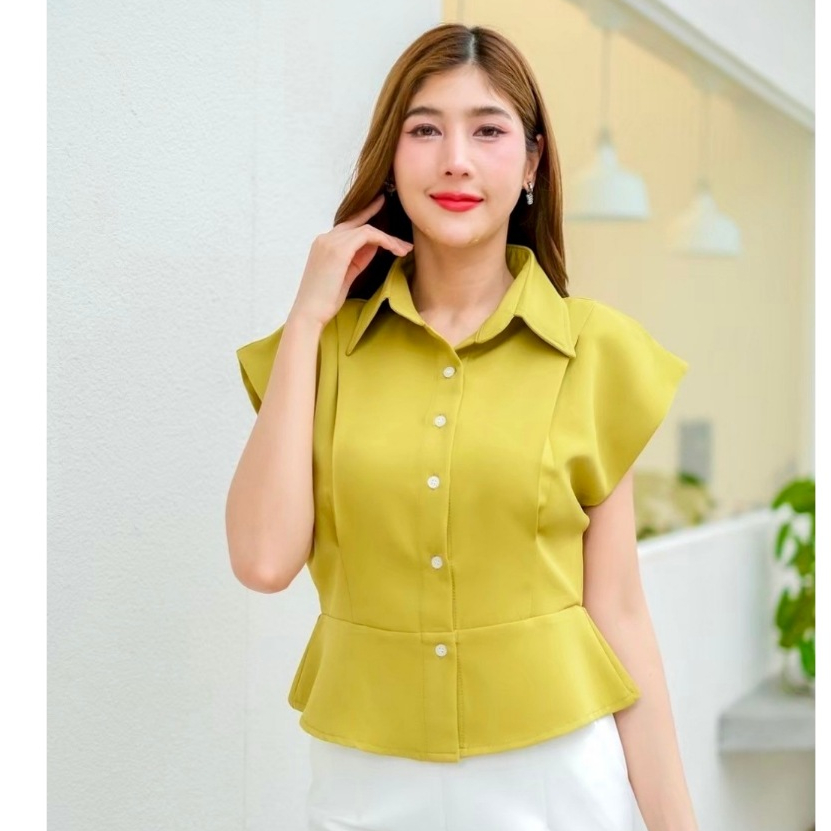 เสื้อเชิ้ตแขนทรงปีกนกกระดุมหน้าปกเชิ้ต