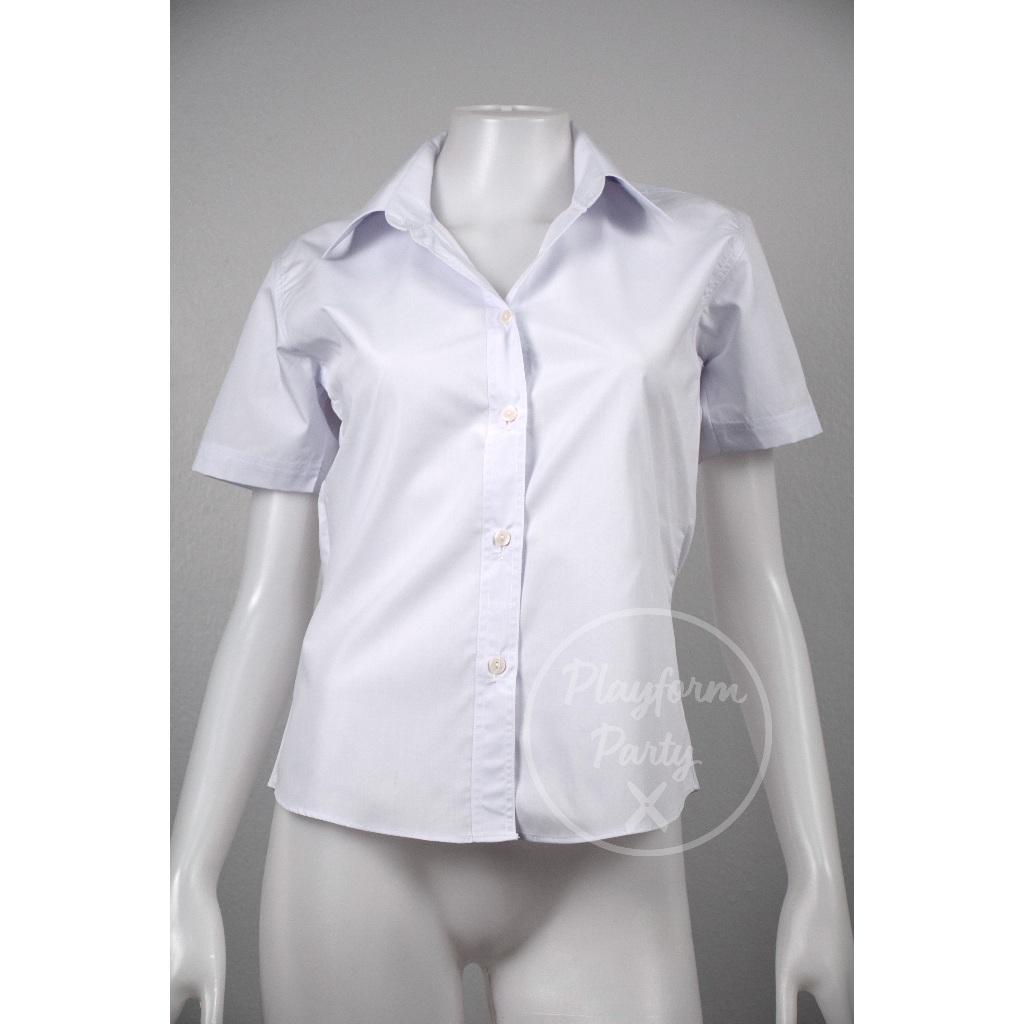 (สินค้าโล๊ะสต็อก) เสื้อนักศึกษา สีขาวธรรมดา หน้าสาบหลังโล่ง (มือ 1) สภาพใหม่ ไซส์ 3S - M