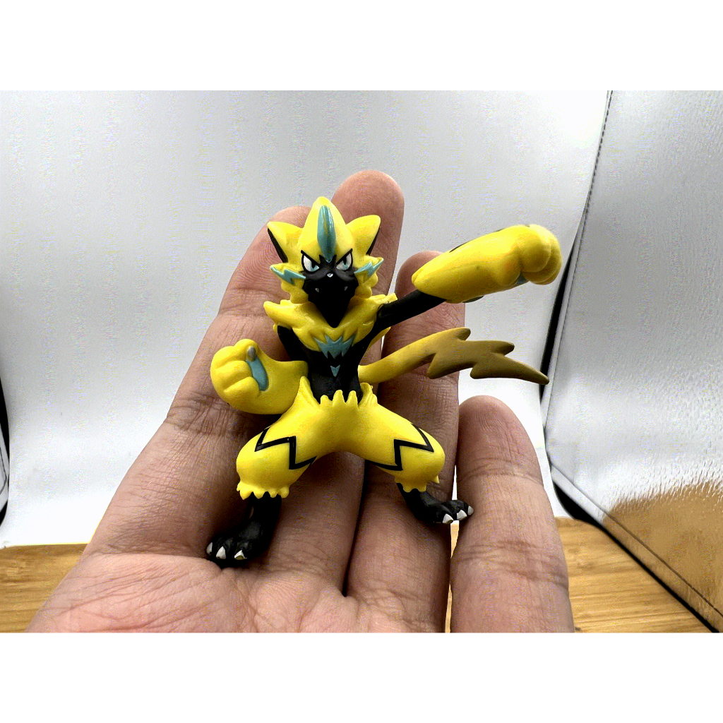 Pokemon Takara Tomy Moncolle : Zeraora