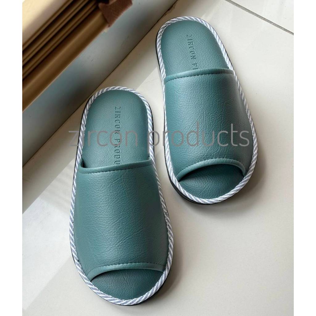 Slippers หนังเทียมรุ่นพื้นเปียกไม่ลื่น ขึ้น-ลงบันไดไม่ลื่น นุ่ม น้ำหนักเบาไม่ต้องซัก หนังPU ขนาดL เบอร์ 39-42เขียววินเทจ