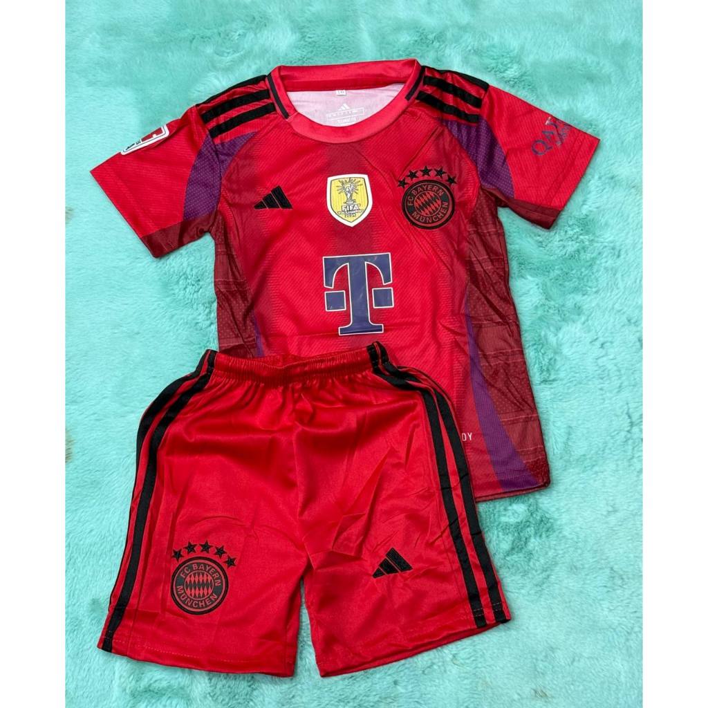 ชุดบอลเด็ก บาเยิร์น ชุดกีฬาเด็กทีม เสื้อทีม ปีล่าสุด 2024/25 มีครบไซด์ ซื้อครั้งเดียวได้ทั้งชุด (เสื้อ+กางเกง) ราคาถูก