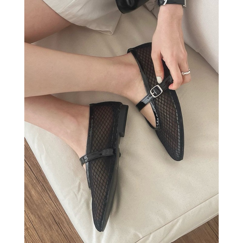 (ร้านไทย—มีพร้อมส่งค่ะ) รองเท้า hanna shoes (𝗱𝗲𝘀𝗶𝗴𝗻𝗲𝗱 & 𝗺𝗮𝗱𝗲 𝗶𝗻 𝗞𝗢𝗥𝗘𝗔 🇰🇷) | justmoment