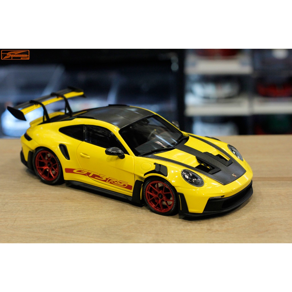 MINI CHAMPS 1/18 Porsche 911 (992) GT3 RS 2024 Yellow-Red With Weissach Package