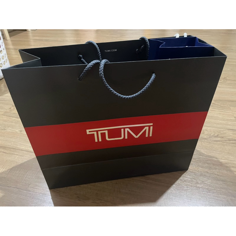 ถุงกระดาษ TUMI มือสอง 17“