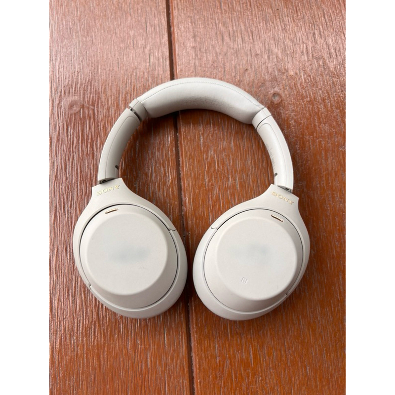 Sony WH-1000XM4 สี Platinum Silver (มือสอง)