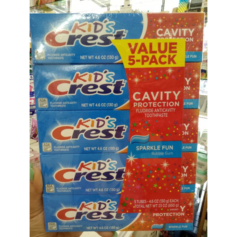 ยาสีฟัน.kiDs.crest.รส Sparkle Fun สำหรับเด็กผลิตภัณฑ์นี้ไม่มีน้ำตาล เช่นเดียวกับยาสีฟันอื่นๆ