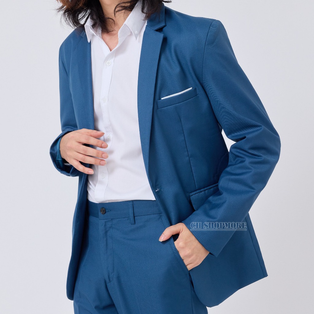 เสื้อสูทผู้ชายทรงเข้ารูปสีน้ำเงิน  สอบถามขนาดได้ทางINBOX มีบริการหลังการขาย มีบริการเปลี่ยนคืนสินค้า