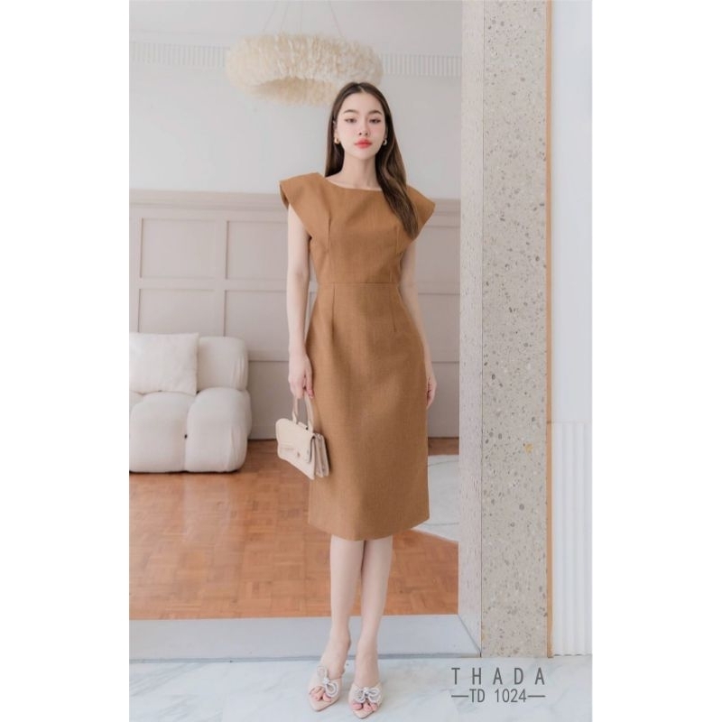 TD1204_เดรสคอกลมปาดแขนปิดไหล่ (S.M.L.XL)