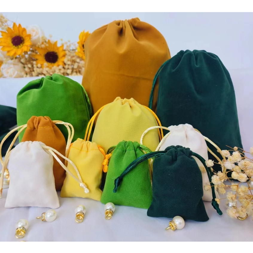 พร้อมส่ง ถุงผ้ากำมะหยี่ หูรูด ใส่เครื่องประดับ มีหลายขนาด