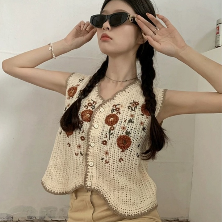 aililai1688 เสื้อถัก ผู้หญิง ลายดอกไม้ปักขึ้นรูปนูน มี 5 สีให้เลือกแบบจุใจเนื้อผ้าไหมพรมเหมาะกับสาวๆ