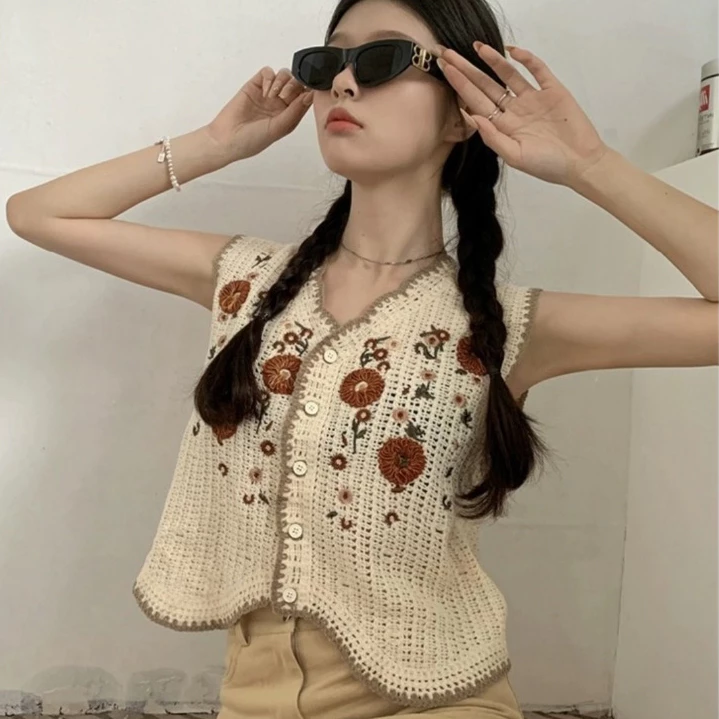aililai1688 เสื้อถัก ผู้หญิง ลายดอกไม้ปักขึ้นรูปนูน มี 5 สีให้เลือกแบบจุใจเนื้อผ้าไหมพรมเหมาะกับสาวๆ