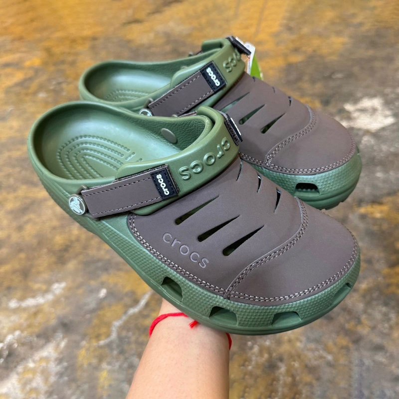ส่งจากกรุงเทพ Crocs Clog  รองเท้าแตะ แบบลำลอง มาใหม่สุดฮิต รองเท้าหัวโต รองเท้าลำลอง เบา ใส่สบาย