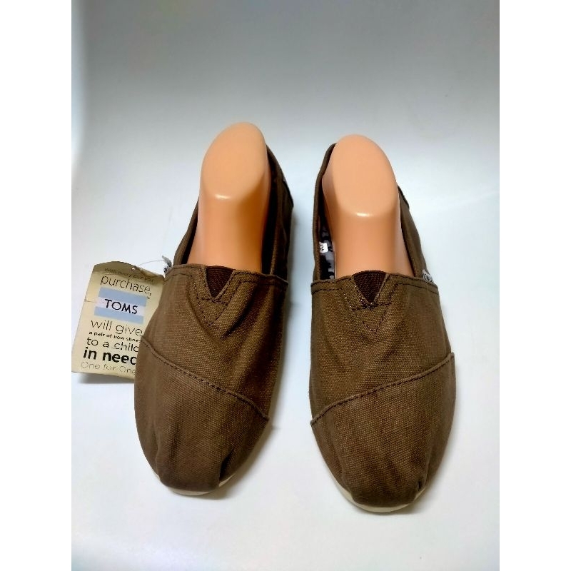 TOMS ส่งต่อรองเท้ามือสองสภาพสวย