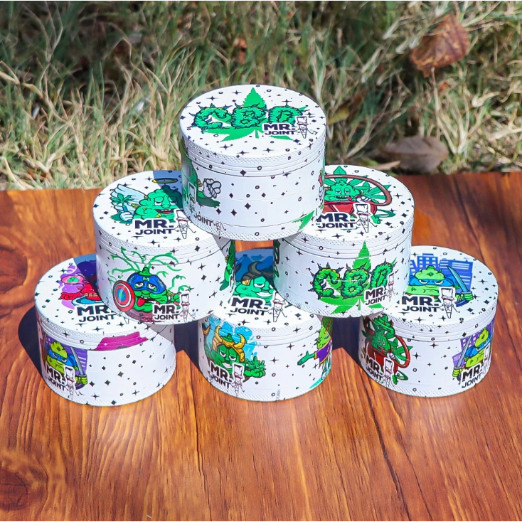 (พร้อมส่ง) ที่บดสมุนไพร 50mm ชนิดสแตนเลส ฟันคม สีสดสวย พร้อมตัวกรองตาข่าย สามารถพกพาไปได้ทุกที่