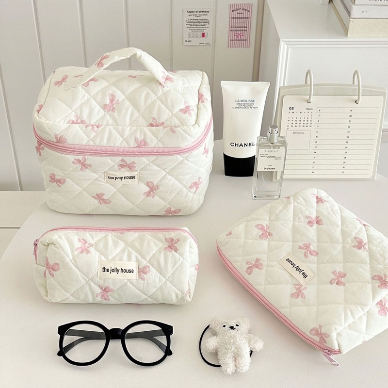 blinkgirl พร้อมส่ง กระเป๋าเครื่องสำอางค์ สีขาวลายโบว์ มี 3 ขนาดให้เลือก