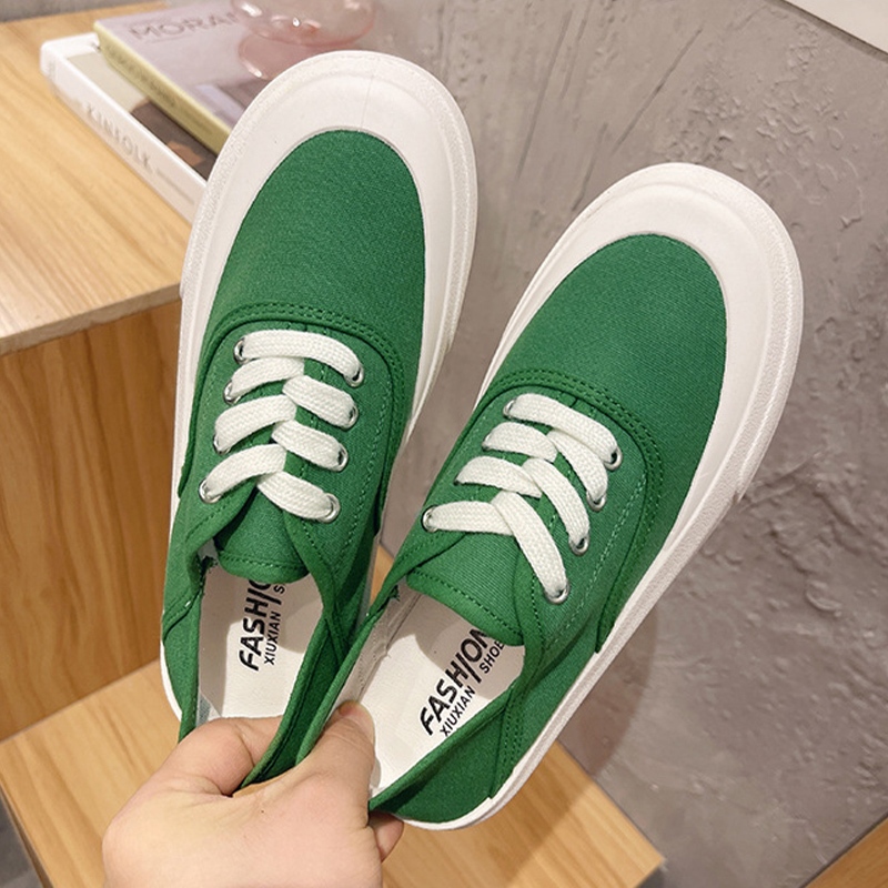 GFShop ราคาสุดคุ้ม รองเท้าผ้าใบสไตล์เกาหลี ดีไซน์สวย ใส่สบาย มีกันลื่น เหมาะกับทุกการสวมใส่ จะใส่เที่ยว ใส่ทำงาน หรือใส่