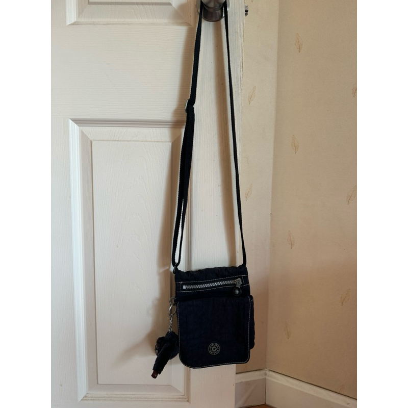 กระเป๋าสะพายข้างkiplingแท้ 100%