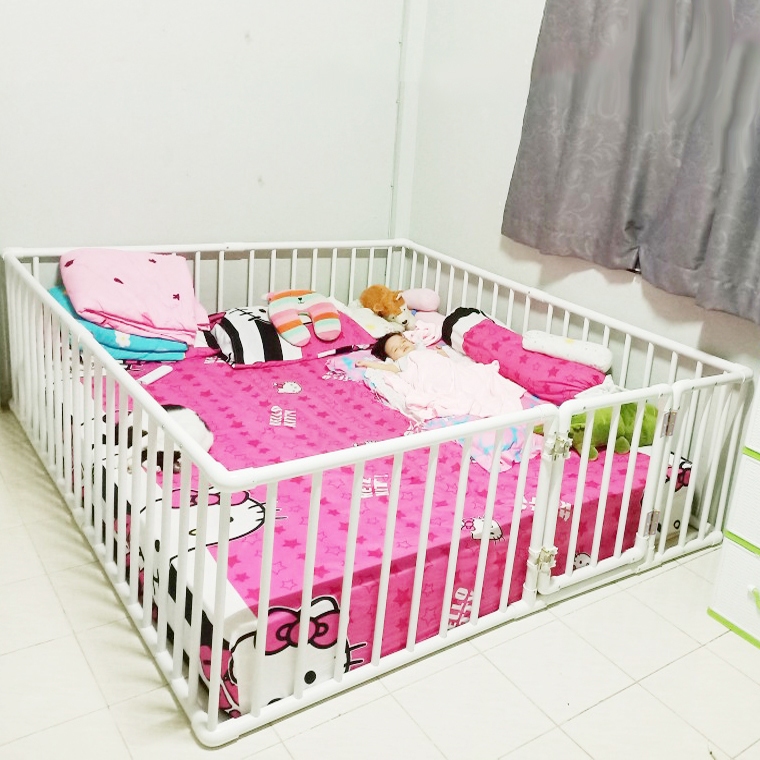 คอกกั้นที่นอน6*6.5ฟุต✅แถมฟรีจุกยางกันเลื่อน ครอบที่นอน6ฟุตได้พอดี✅ข้องอและอุปกรณ์สีขาวอย่างหนา