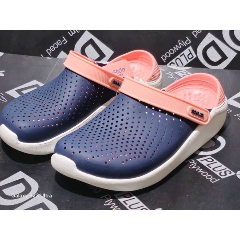 Crocs Lite Ride Clog รองเท้าแตะ แบบลำลอง มาใหม่สุดฮิต ใส่ได้ทุกเพศ มีส่วนลดราคา