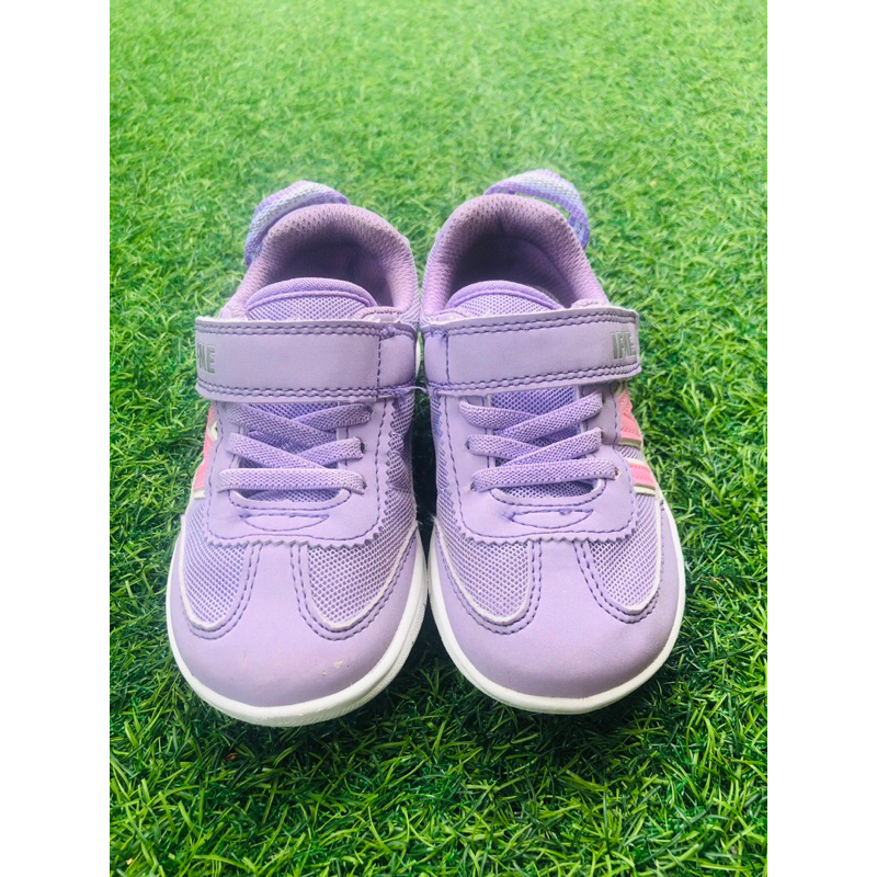 รองเท้าผ้าใบเด็ก แบรนด์IFME สีม่วง มือสอง