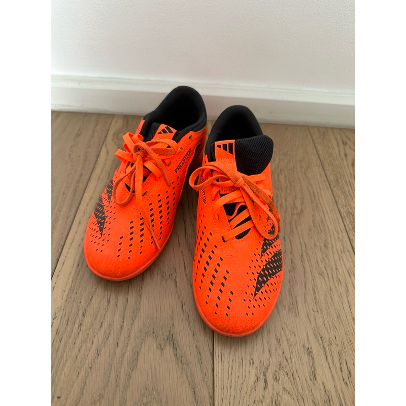 รองเท้าฟุตบอลเด็ก Adidas ของแท้ มือสองสภาพดี