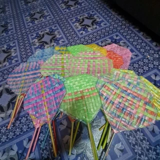#พัดสานมือ มีให้เลือก 2 ขนาด จาก หลอดพลาสติก