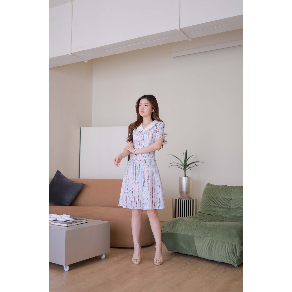 J175 ชุดเดรสสีฟ้า (คอปกแต่งกระดุมหน้า)