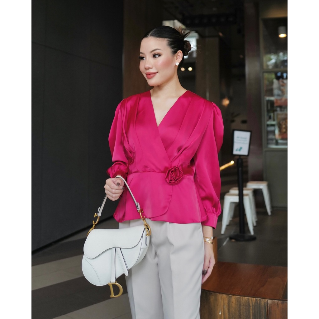 MISSY SATIN SHIRT COLLECTION - เสื้อคอวีป้ายคอลเลคชั่นใหม่ เป็นผ้าซาตินเนื้อดี ตีเกล็ดช่วงอกเพิ่มดีเทล