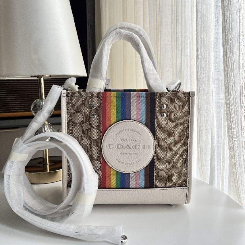 💌Coach Dempsey Tote 22 In Signature Jacquard With Rainbow Stripe And Coach PatchStyle