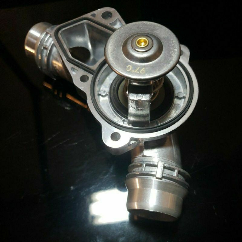 เทอร์โมสตรัทพร้อมเคส Aluminum Thermostat Housing  For BMW E46 E39 X3 X5 Z3 Z4 320i 325i 330i 525i 53