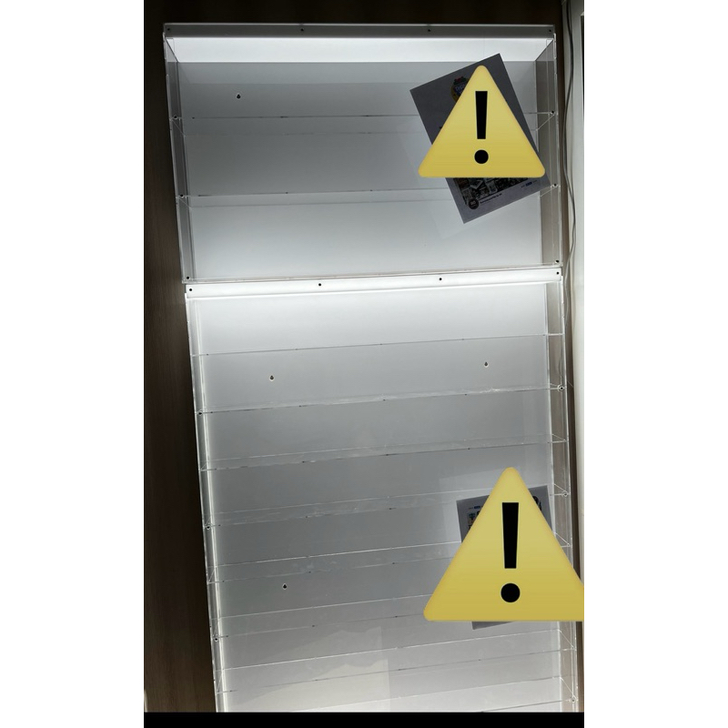 ตู้แบบชั้น 10 ชั้น ชั้นละ 12 cm. หน้ายาว 80 cm.และตู้ 3 ชั้น ชั้นละ 15 + 15 + 17 cm. หน้ายาว 80 cm