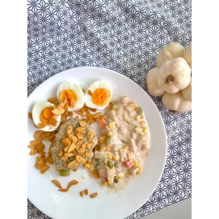 กระเทียมเจียวแผ่น ตราอารี ถุง100g Sliced Fried Garlic กระเทียมเจียวแผ่นสำหรับทำอาหาร ข้าวผัดกระเทียม