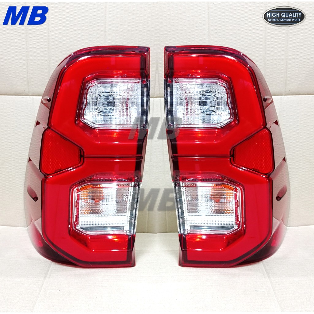 ไฟท้าย รีโว่ LED Revo 2021 - 2024 เลข3 งานดีเทียบแท้ แถมหลอดครบ ราคา 1คู่  *TW