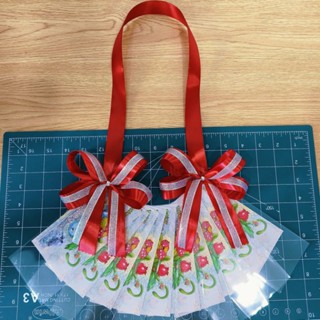 พวงมาลัยสำหรับใส่เงิน 10 ซอง ใส่ได้ทุกแบงค์ค่ะ