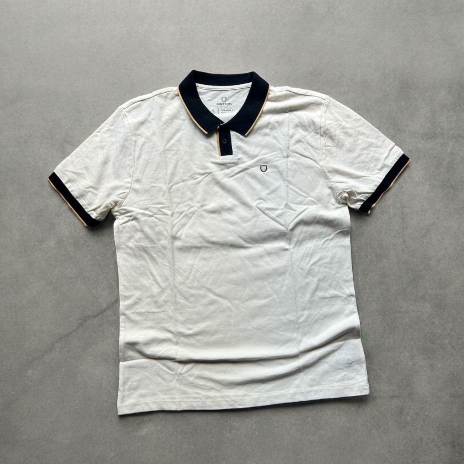 เสื้อโปโล Brixton Proper SS Polo Knit Off White รับประกันของแท้ มือ1 พร้อมส่ง