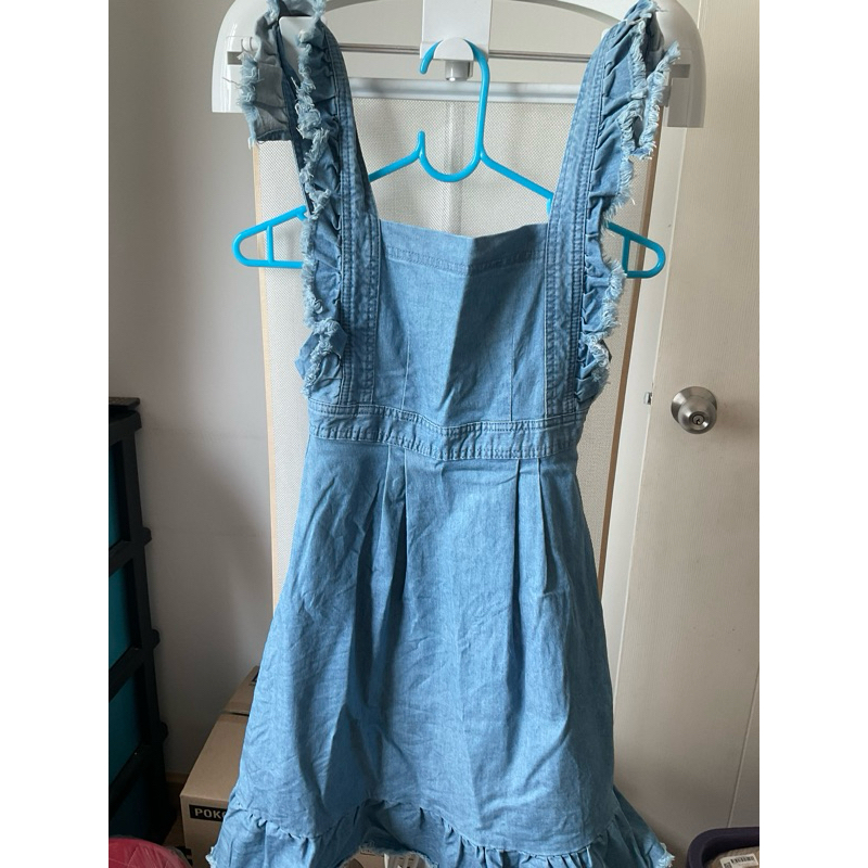 Lyn  around  Size = XS