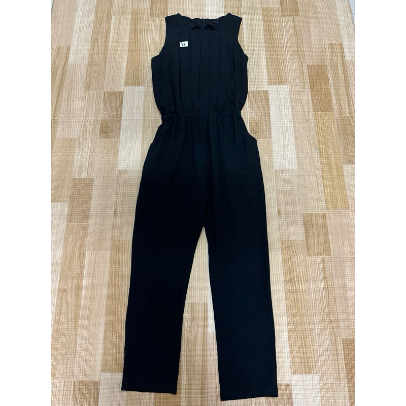 J22 จั๊มสูทกางเกงแบรนด์สีดำ