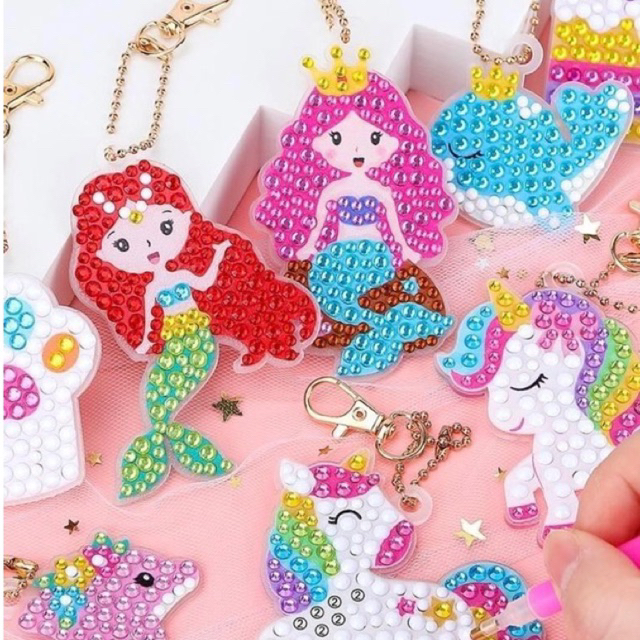 พร้อมส่ง สติกเกอร์คริสตัล DIY พร้อมพวงกุญแจและอุปกรณ์ครบชุด diamond painting ของเล่นเด็ก ศิลปะ ของเล