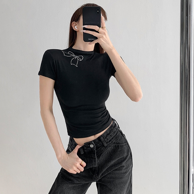 Beryl🌻เสื้อยืดแขนสั้นคอเต่าสีดำ ดีไซน์โบว์ที่คอ เสื้อยืดทรงเข้ารูป - รูปที่ 3