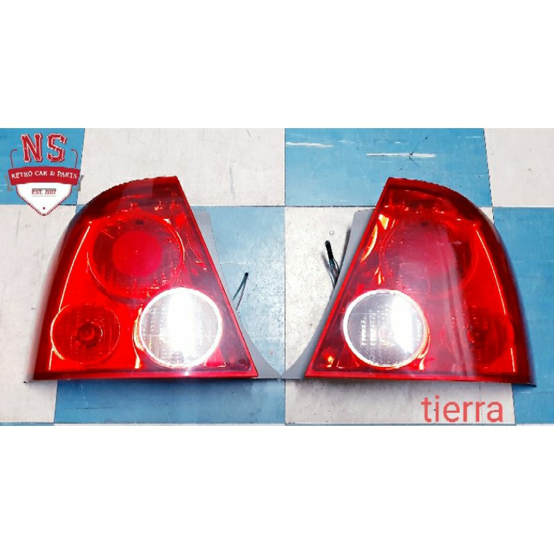 ไฟท้ายสำหรับรถยนต์ ford laser tierra(สินค้ามือสอง)