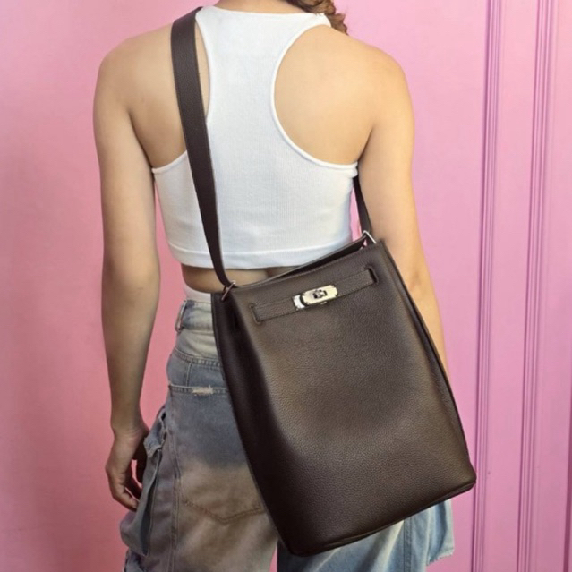 กระเป๋า So happy bag หนังวัวแท้ กลับมาละจ้า มีรอยนิดหน่อยค่า