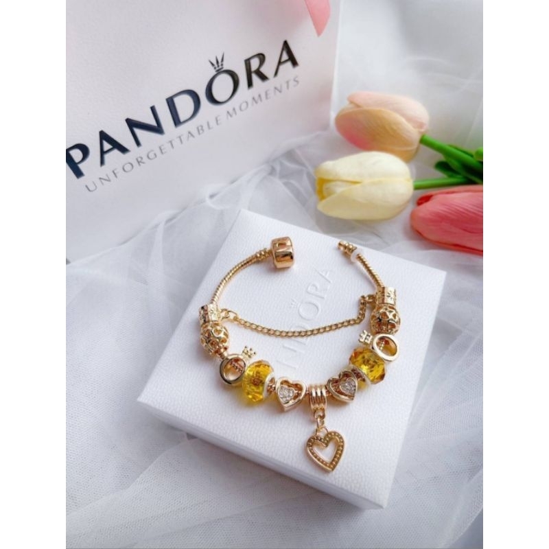 **พร้อมส่ง** กำไลข้อมือ Pandora หัวใจสีทอง พร้อมกล่อง