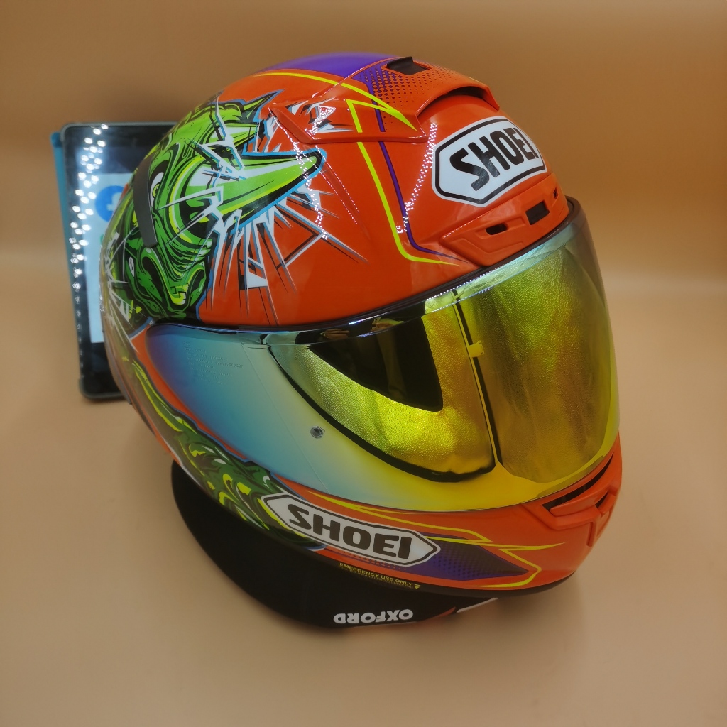 SHOEI X14 และ Z7 สีสด ตัว LIMITED ของใหม่วางโชว์ในตู้อย่างเดียว