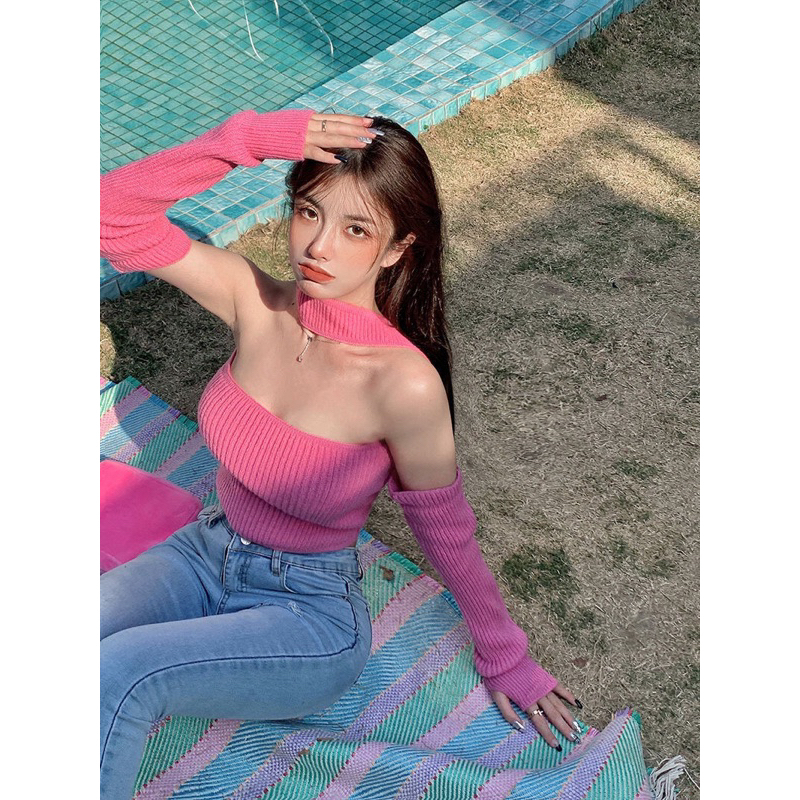 MMK🛍พร้อมส่ง🛍เสื้อเซ็ท2ชิ้น เสื้อครอป คล้องคอ+ปอกแขน ผ้าไหมพรมเซ็กซี่(U042）