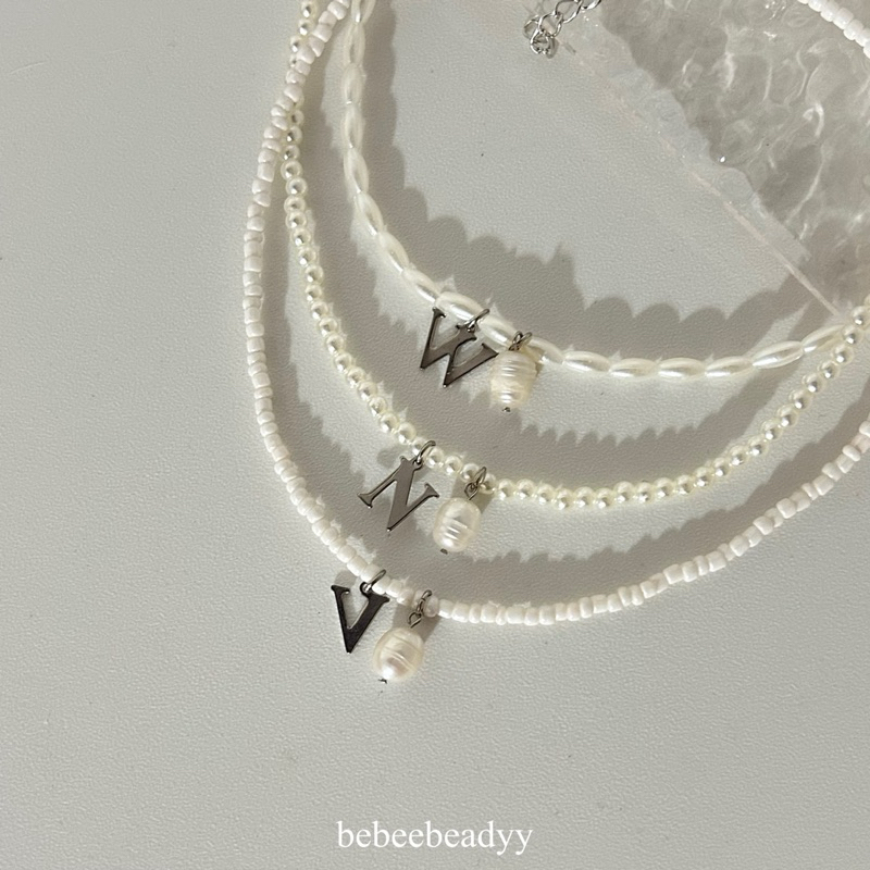 สร้อยคอ พร้อมจี้ตัวอักษรและจี้มุกน้ำจืด  .*🐚🩰🎧 | สร้อยลูกปัด | สร้อยมุก ตัวอักษร